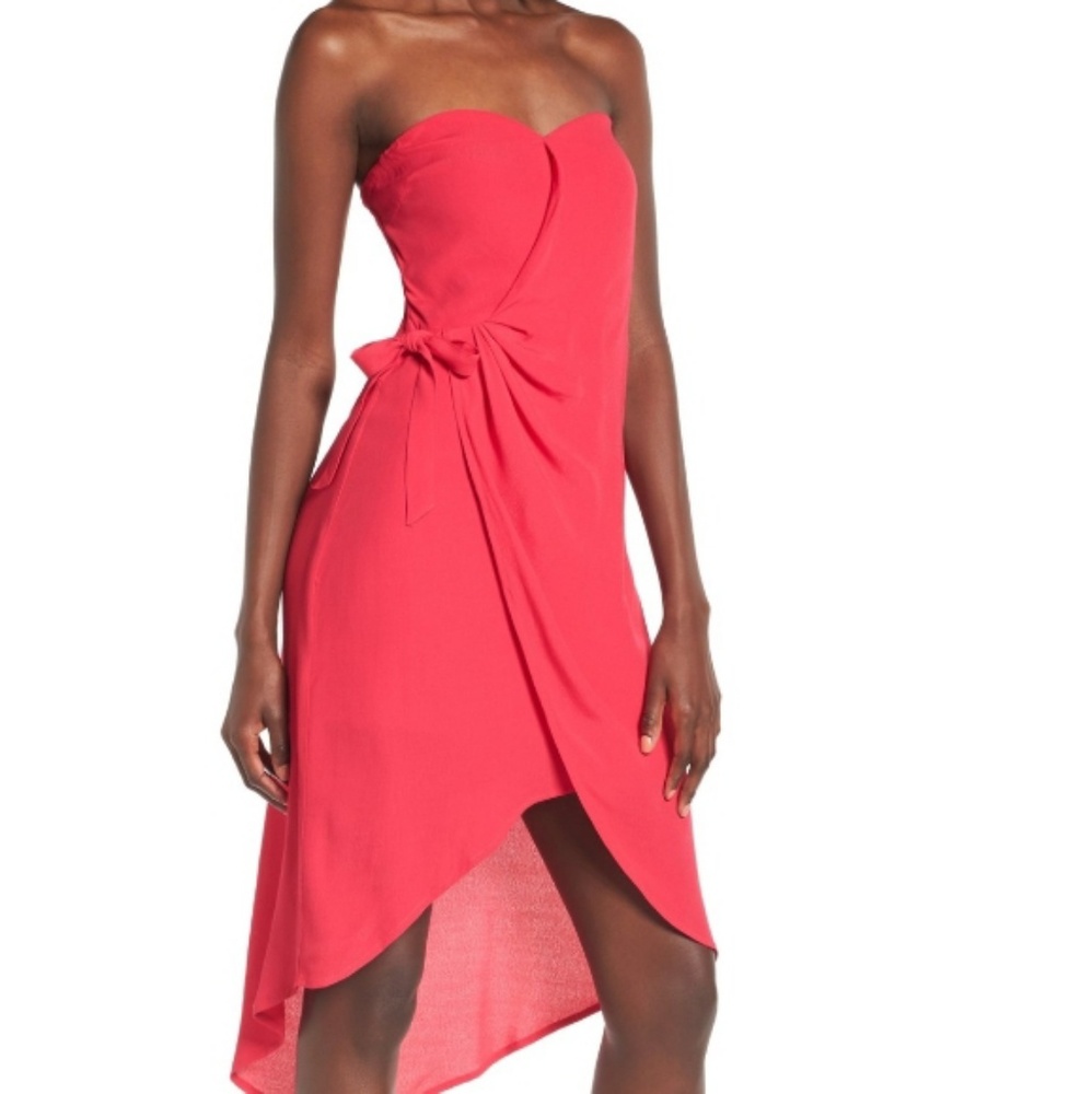ASTR bright pink strapless dress. Size medium.